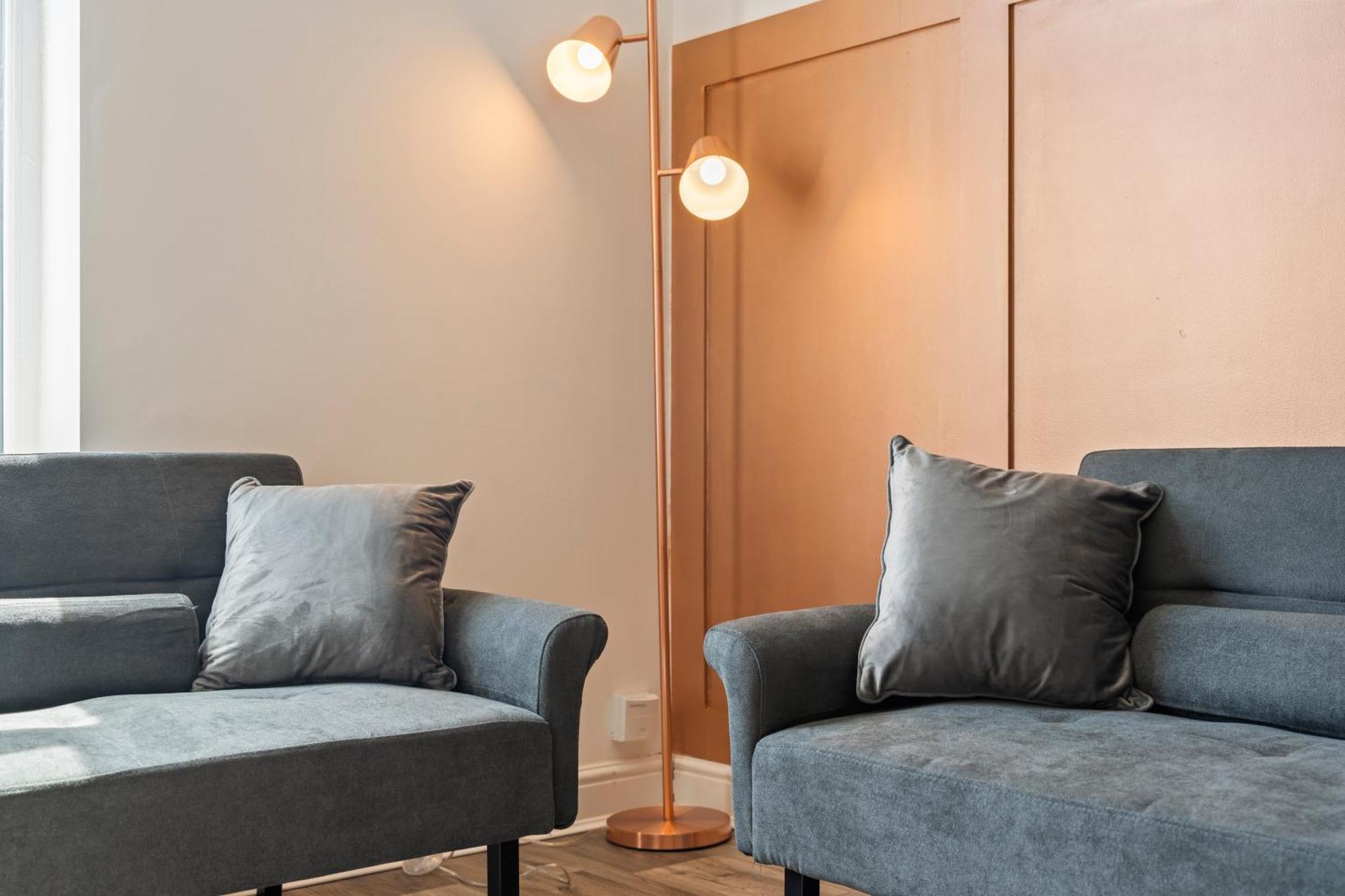 Bronze Haven - A Luxe And Cozy Stay In เบอร์มิงแฮม ภายนอก รูปภาพ